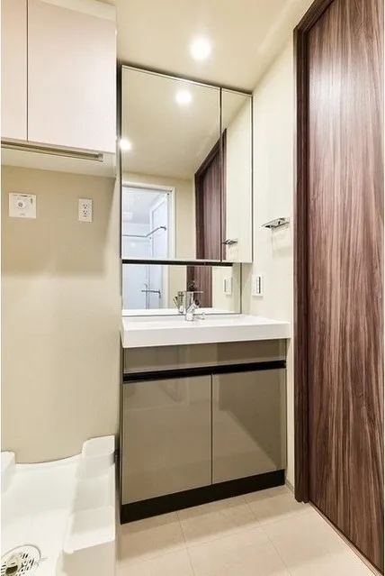 Lefon Progres Akabane Marks - Interior - ["Flooring", "Interior design", "Floor"]
