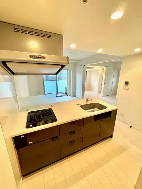 Residia Omori II - Interior - ["Flooring", "Kitchen", "Interior design"]