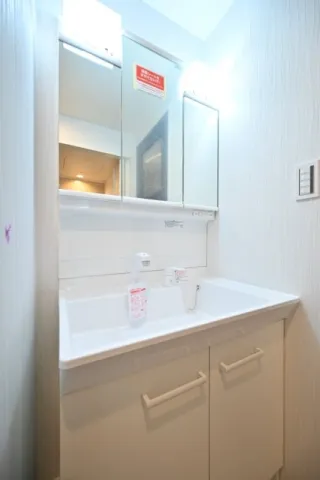 ES-Grande Higashinakano - Interior - ["Plumbing fixture", "Bathroom Sink", "Flooring"]
