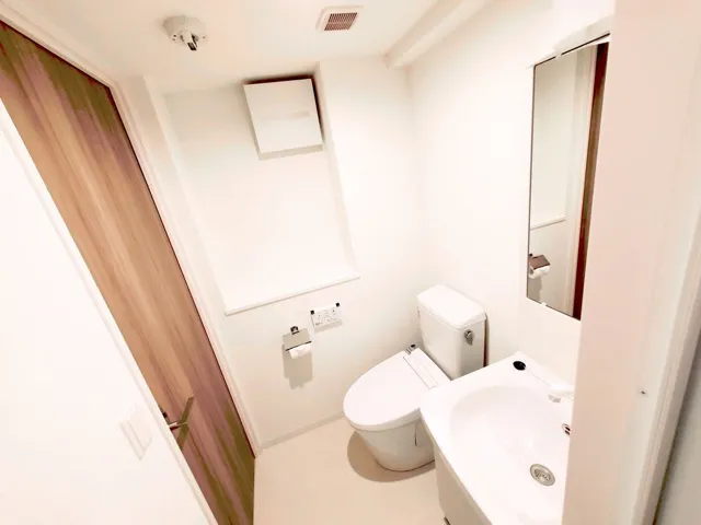 Crevista Kamata - Interior - ["Toilet seat", "Plumbing fixture", "Bathroom"]