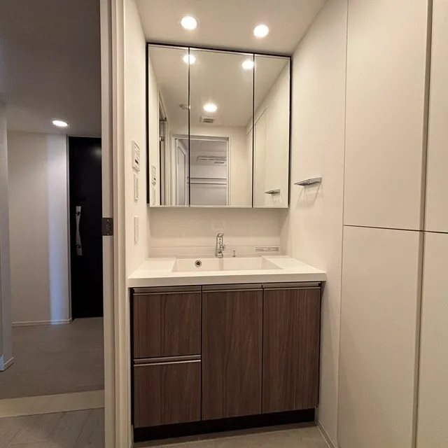 Park Axis Shinagawa Tennozu Isle - Interior - ["Flooring", "Floor", "Interior design"]