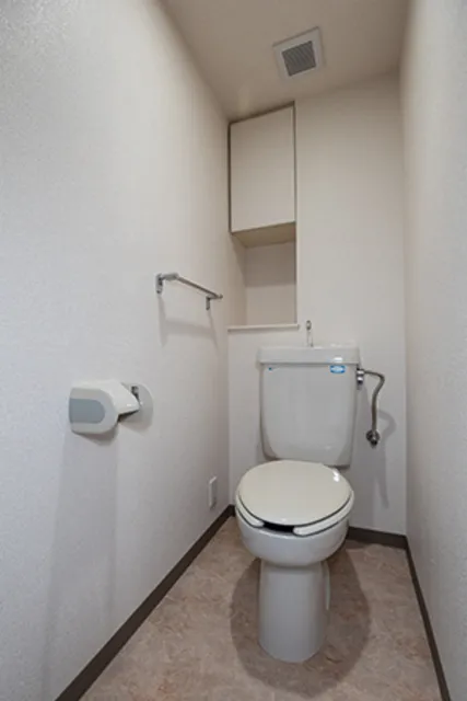 Park Heim Nakanosakaue - Interior - ["Toilet seat", "Plumbing fixture", "Toilet"]