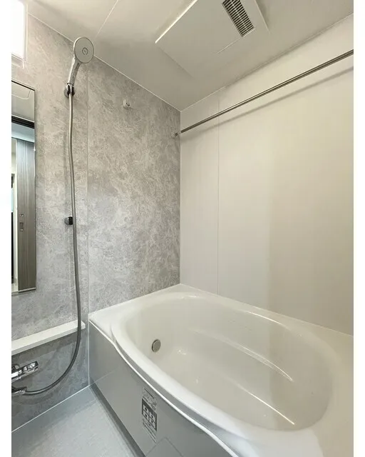 Daffitto Kinshicho - Interior - ["Plumbing fixture", "Flooring", "Floor"]