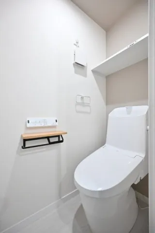 ES-Grande Higashinakano - Interior - ["Toilet seat", "Plumbing fixture", "Toilet"]