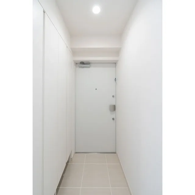 Comforia Oji - Interior - ["Fixture", "Floor", "Building"]