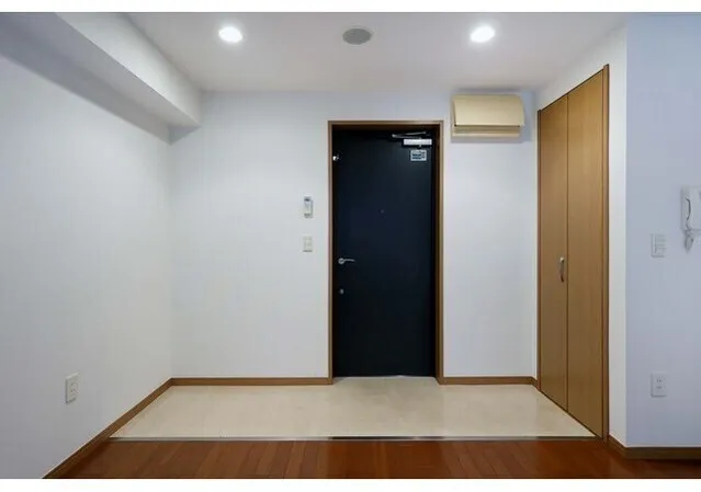 Residence Charmant Tsukishima - Interior - ["Flooring", "Wood", "Floor"]