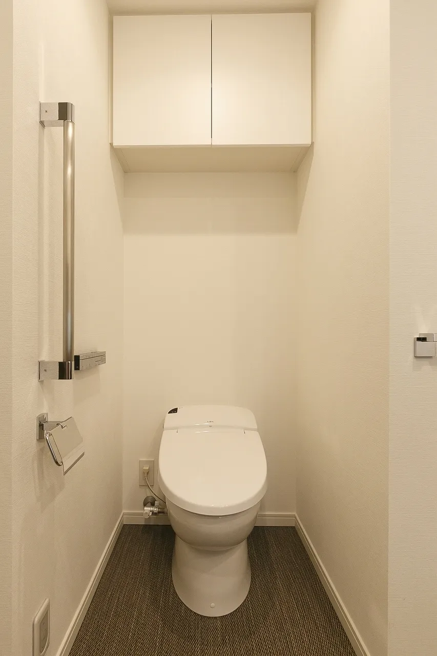 La Tour Shinjuku Garden - Interior - ["Toilet", "Bathroom", "Property"]