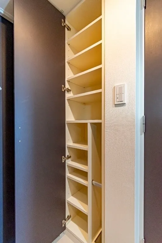 Le-Lion Nishi-Waseda - Interior - ["Wood", "Shelving", "Shelf"]
