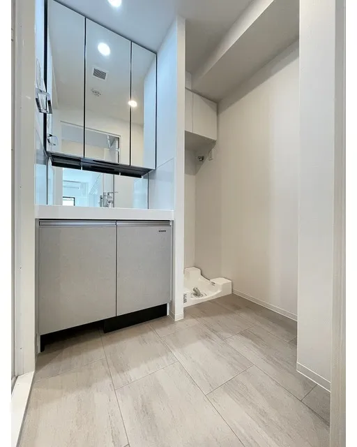 Comforia Nakakasai - Interior - ["Flooring", "Floor", "Wood"]