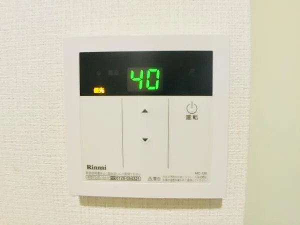 Townhouse Nakano - Interior - ["Thermostat", "Rectangle", "Measuring instrument"]