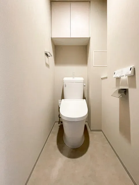 Lefon Progre Hongo 3-Chome - Interior - ["Toilet seat", "Toilet", "Flooring"]