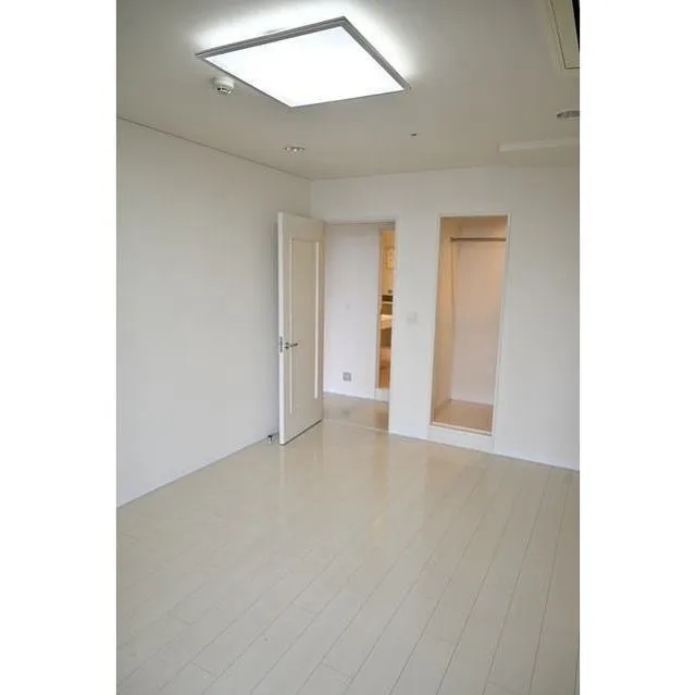 Shibuya Property Tower - Interior - ["Fixture", "Flooring", "Door"]