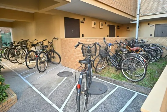 Lions Mansion Shiinamachi - Other - ["Bicycle", "Bicycle tire", "Bicycle frame"]