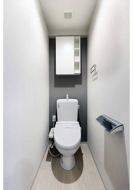 Alpha Prime Toyocho - Interior - ["Toilet seat", "Toilet", "Plumbing fixture"]