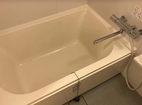 Log Ginza East - Interior - ["Plumbing fixture", "Bathtub", "Flooring"]