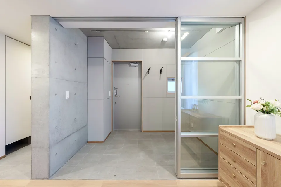 Hmlet Gakugei Daigaku - Interior - ["Flooring", "Wall", "Floor"]