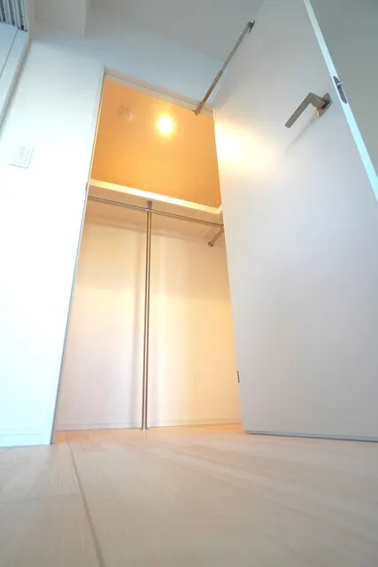 La Casa Hiroo - Interior - ["Wood", "Flooring", "Floor"]