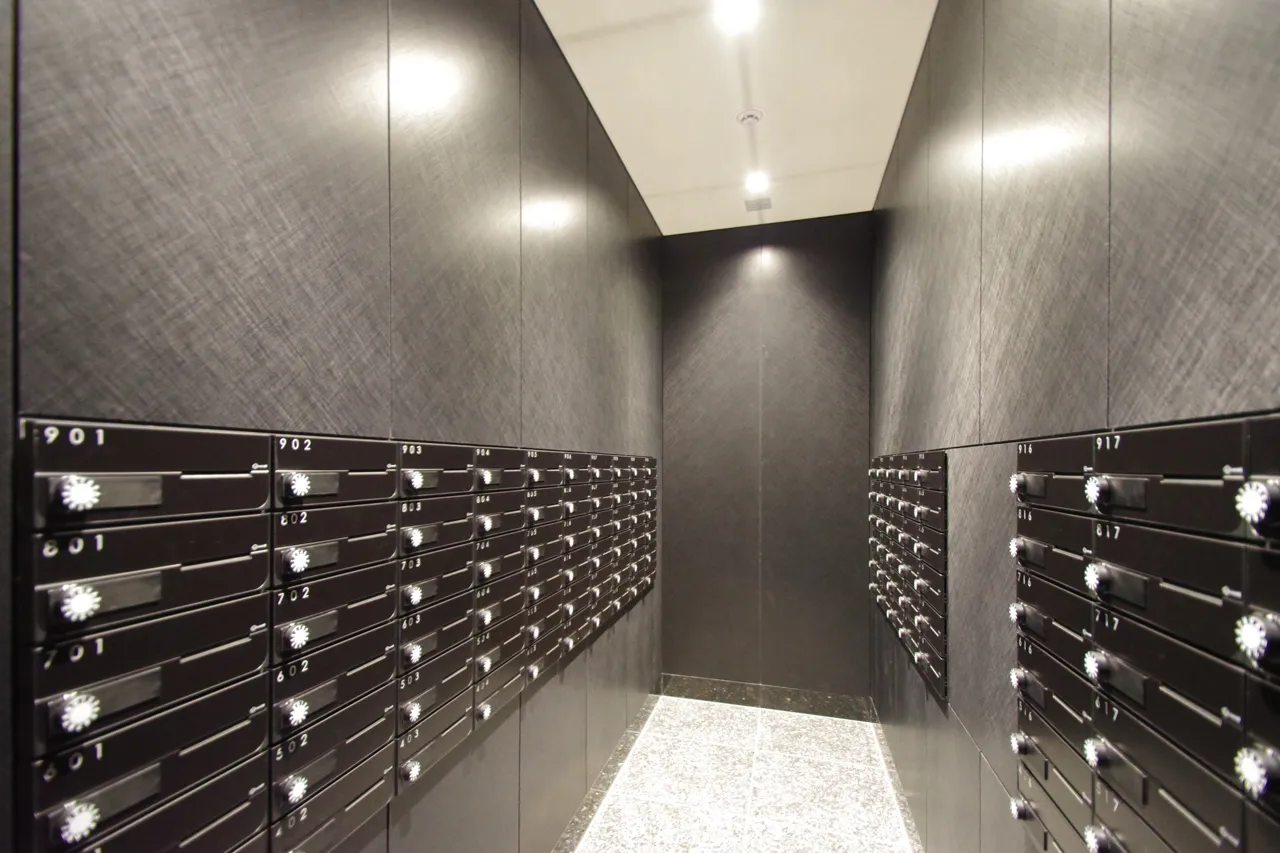 La Tour Shinjuku Annex - Other - ["Grey", "Silver", "Locker"]