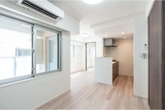 Belfarth Komazawa Sanchome - Interior - ["Building", "Fixture", "Cabinetry"]