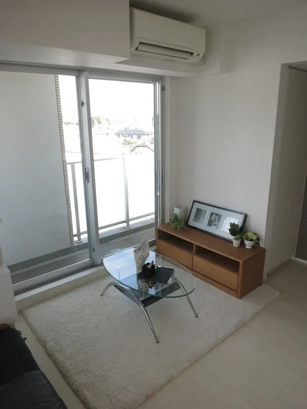 Residence Yukitani Otsuka - Interior - ["Flooring", "Floor", "Interior design"]