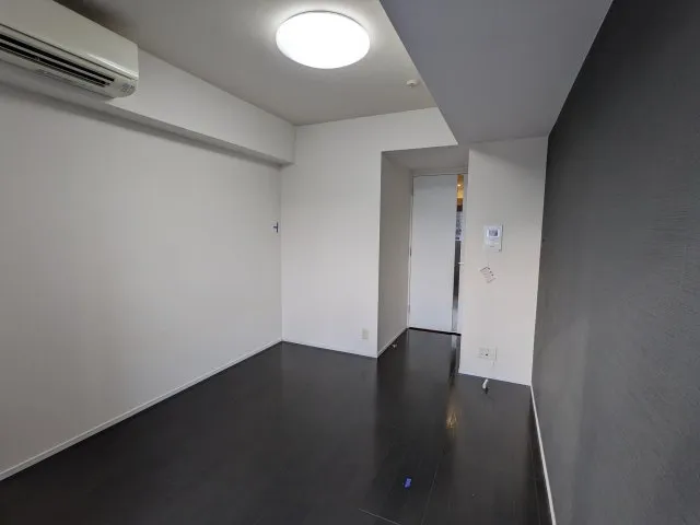 Premium Cube Higashijujo Aria - Interior - ["Flooring", "Floor", "Ceiling"]