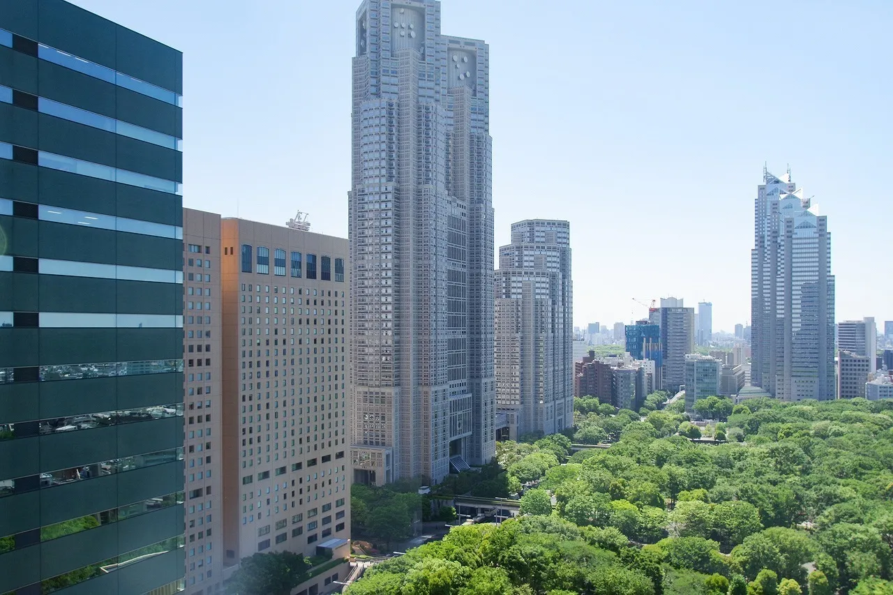 Central Park Tower La Tour Shinjuku - Interior - ["Skyscraper", "Daytime", "Building"]