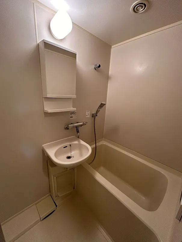 WillDo Otsuka - Interior - ["Plumbing fixture", "Flooring", "Bathroom"]