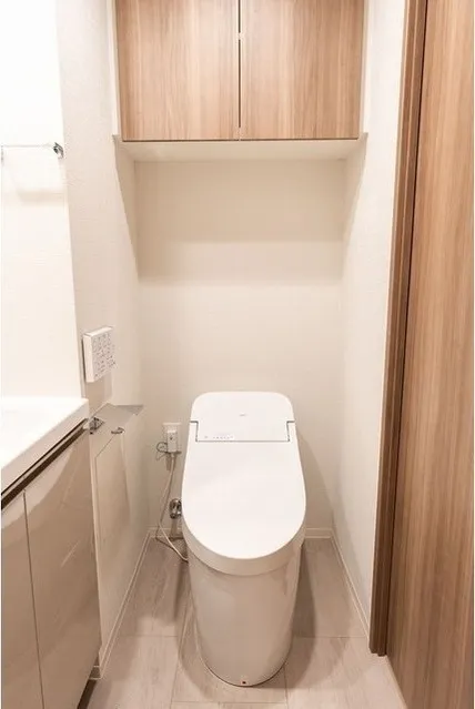 Comforia Liv Itabashi - Interior - ["Toilet seat", "Plumbing fixture", "Flooring"]