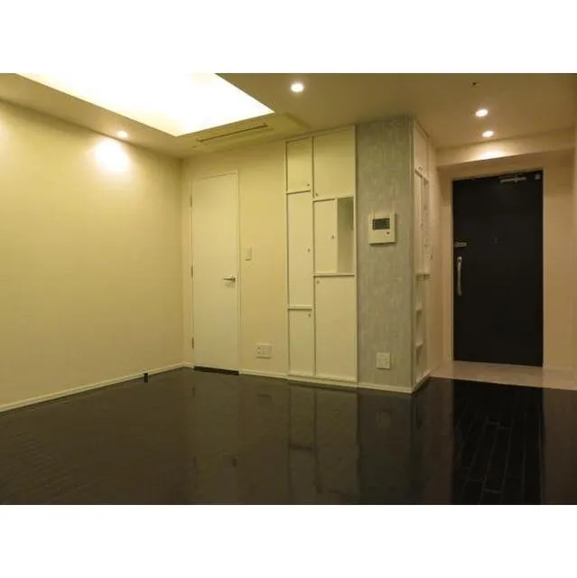 Primal Shinjuku Wakamatsucho - Interior - ["Door", "Rectangle", "Wood"]