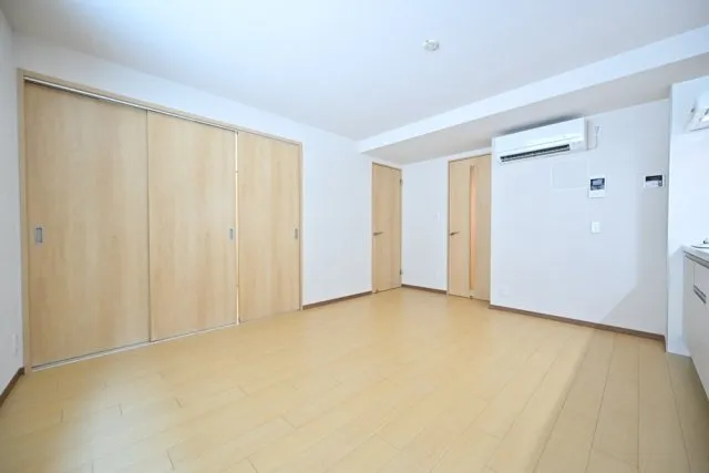 CENTRAL GARDEN RESIDENCE TOKYO - Interior - ["Flooring", "Floor", "Wood flooring"]