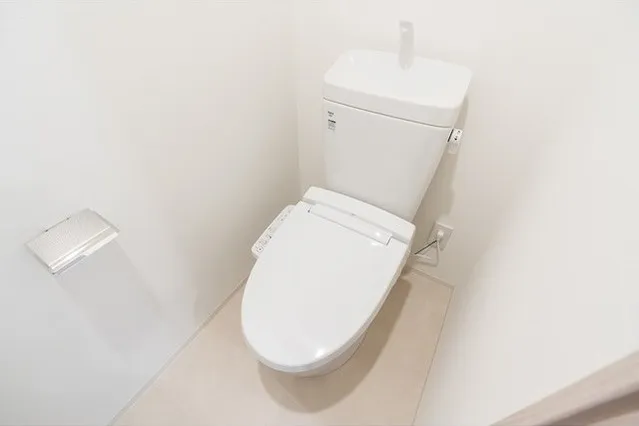 Comforia Takenotsuka East - Interior - ["Toilet seat", "Toilet", "Plumbing fixture"]