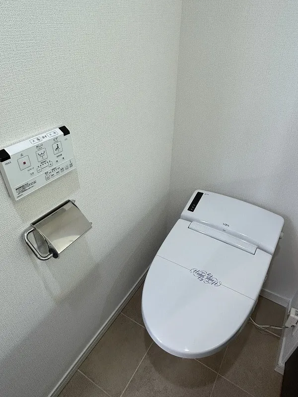 Belle Face Hongo Yumicho - Interior - ["Plumbing fixture", "Toilet seat", "Toilet"]