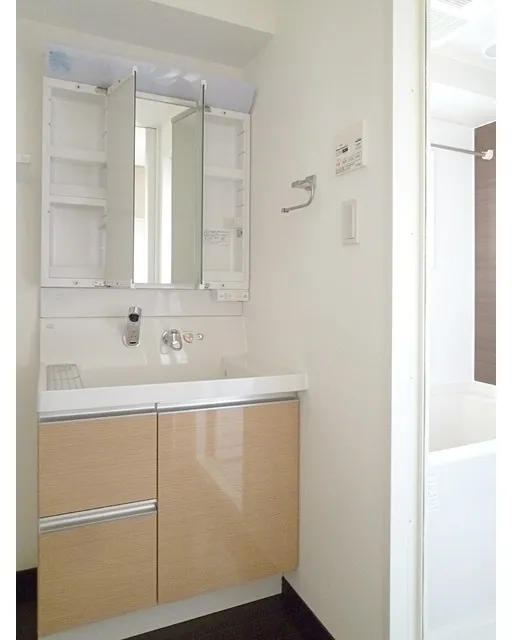 DORF21 SUMIKA - Interior - ["Bathroom Sink", "Plumbing fixture", "Sink"]
