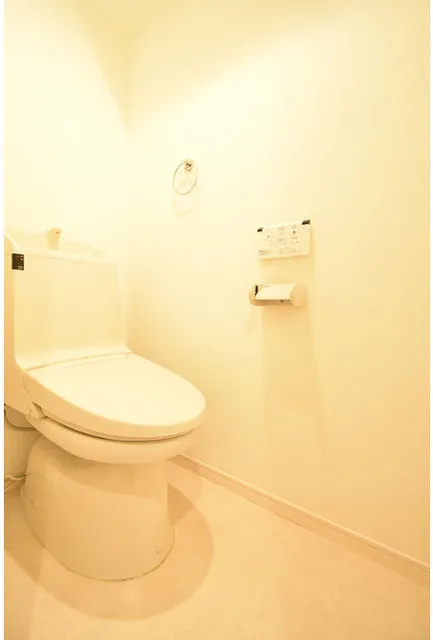 TS Yoyogi Park - Interior - ["Toilet seat", "Flooring", "Toilet"]