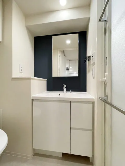 Orchid Residence Togoshi Park - Interior - ["Mirror", "Tap", "Sink"]