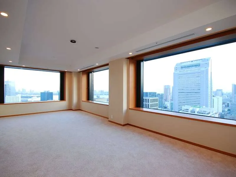 La Tour Shibakoen - Interior - ["Building", "Window", "Fixture"]