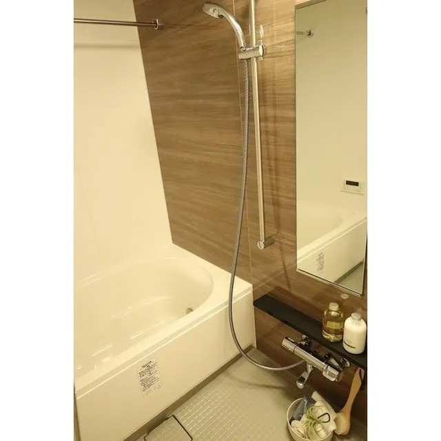 Asur Ryogoku - Interior - ["Plumbing fixture", "Shower head", "Shower"]
