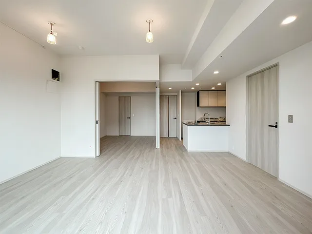 Royal Parks Shinagawa - Interior - ["Property", "Building", "Cabinetry"]