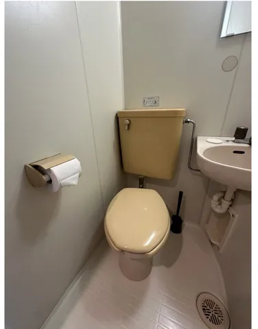 Doel Inn Oimachi - Interior - ["Toilet seat", "Toilet", "Bathroom"]
