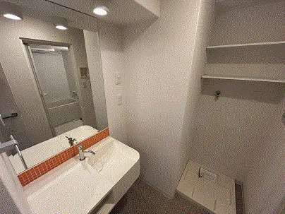 Residia Sakaisuji Honmachi - Interior - ["Flooring", "Floor", "Plumbing fixture"]