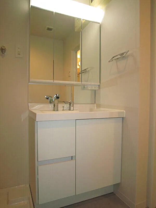 Court Hills Takanawa - Interior - ["Bathroom Sink", "Plumbing fixture", "Bathroom cabinet"]