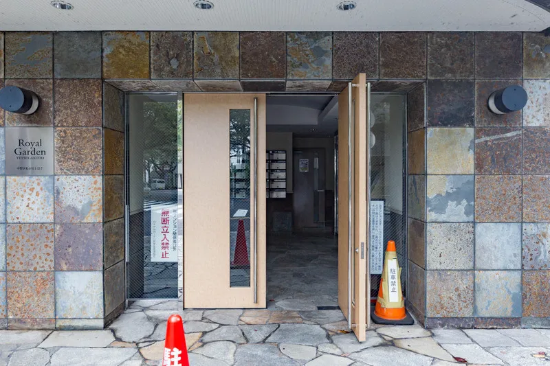 Royal Garden Philosophy Hall - Exterior - ["Wall", "Door", "Flooring"]