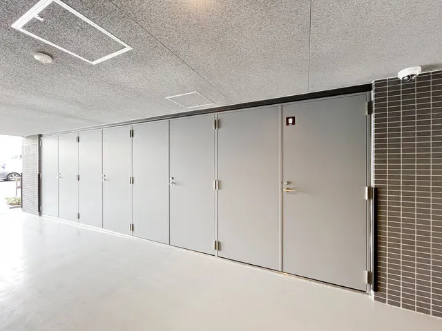 BPR Residence Minami-Shinagawa - Other - ["Composite material", "Ceiling", "Silver"]