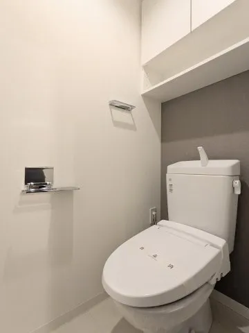 Asyl Court Ikegami - Interior - ["Toilet seat", "Plumbing fixture", "Toilet"]