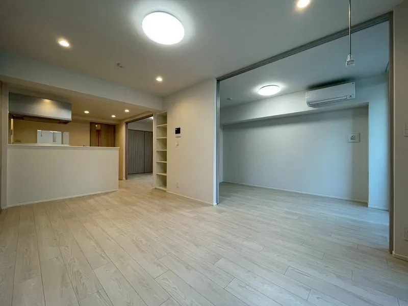 U Residence Higashiyukiya - Interior - ["Flooring", "Floor", "Ceiling"]