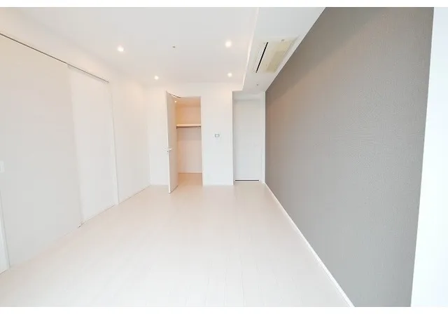 Comforia Shinjuku East Side Tower - Interior - ["Flooring", "Floor", "Ceiling"]