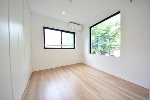 Square Court Waseda - Interior - ["Flooring", "Wood", "Wood flooring"]