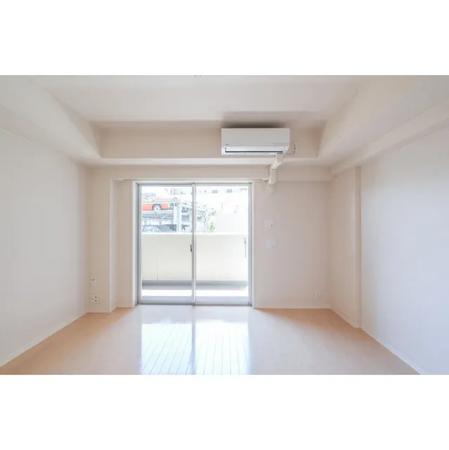 Orchid Residence Shinagawa - Interior - ["Building", "Window", "Fixture"]