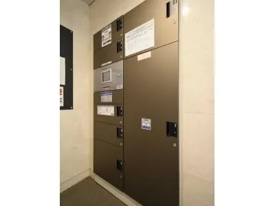 Cresidence Toranomon - Exterior - ["Door", "Fixture", "Rectangle"]