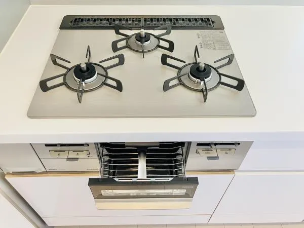 Brillia Mare Ariake Tower & Garden - Interior - ["Kitchen Appliance", "Major appliance", "Kitchen stove"]